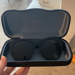 Gucci Sunglasses - black